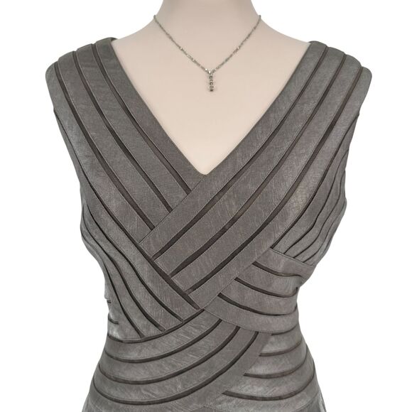 Adrianna Papell Tiered Sheath Dress Size 10 Metallic Shutter Pleat Gray FLAWS - Picture 3 of 10